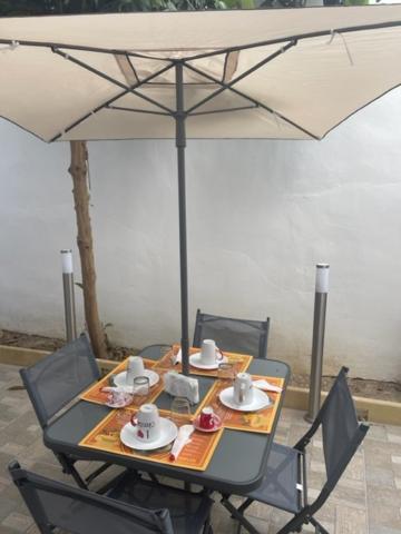 Dimora Nonna Ada Bed & Breakfast Aradeo Exterior photo